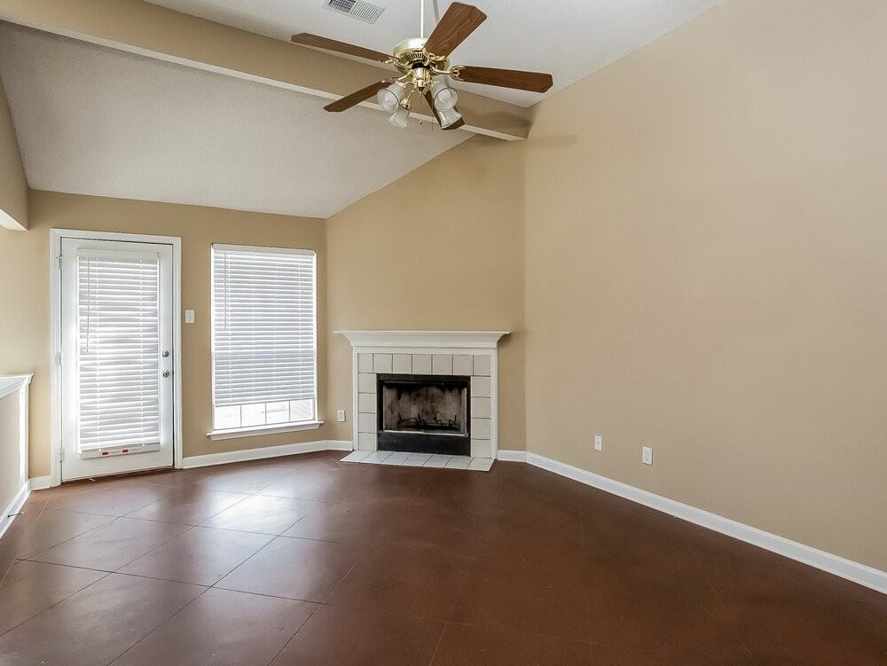 150 Oakridge Dr - Photo 3 of 13