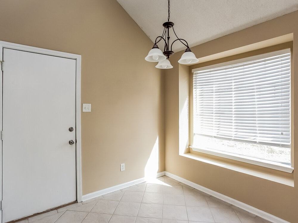 150 Oakridge Dr - Photo 4 of 13