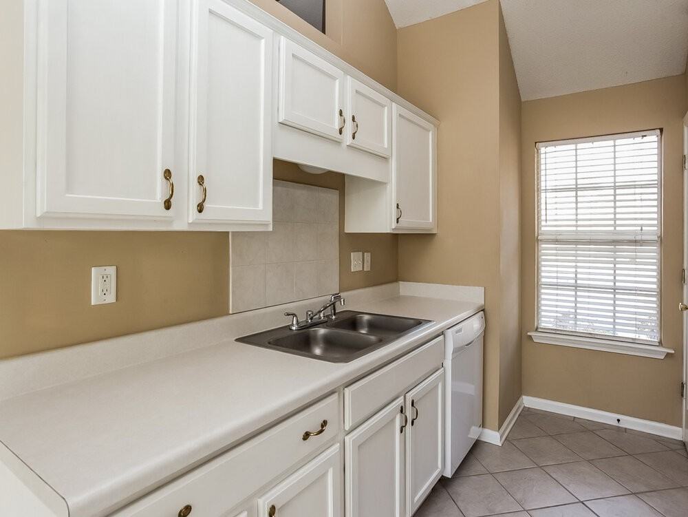 150 Oakridge Dr - Photo 5 of 13
