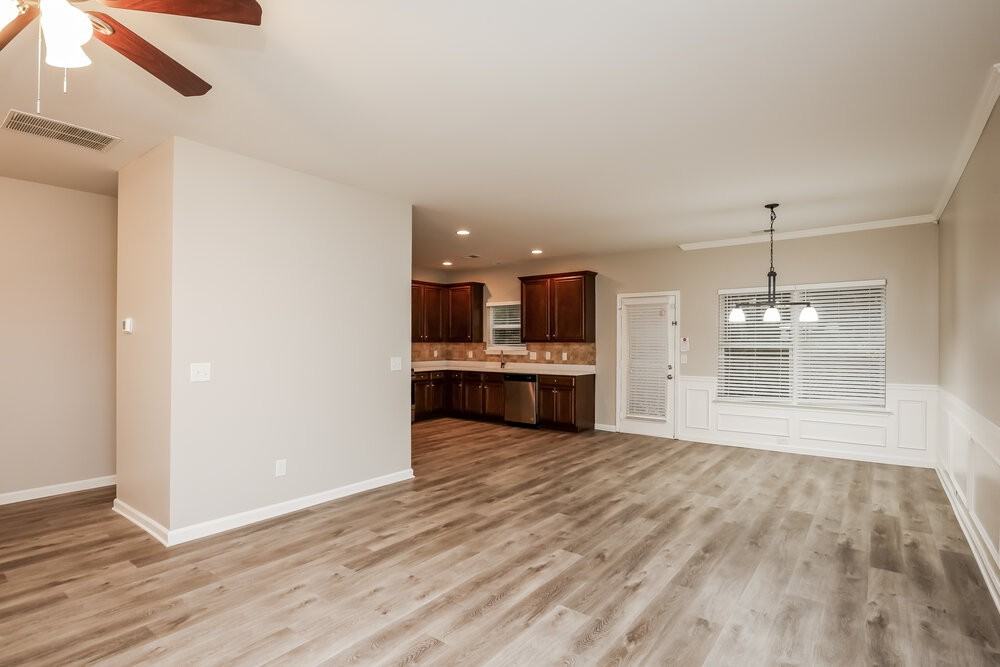 216 Hidden Creek Pt - Photo 7 of 17