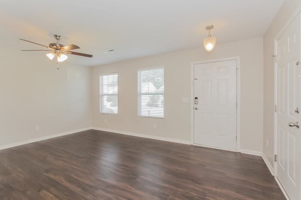 832 Sherman St - Photo 6 of 17