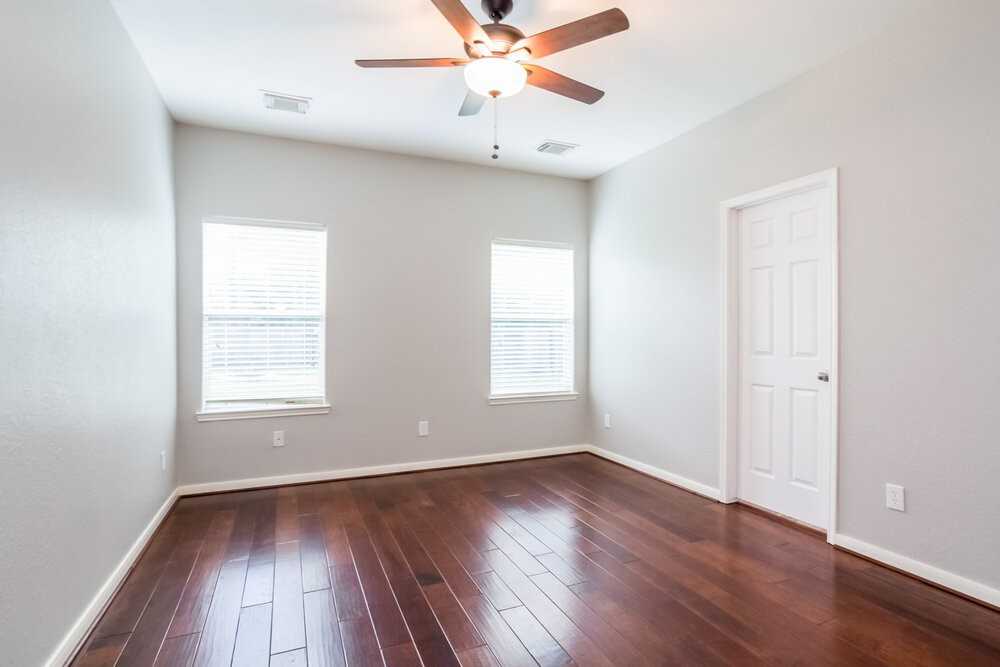 10719 Longleaf Dr - Photo 7 of 14