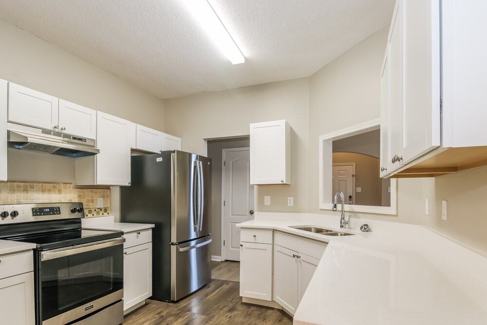 205 Village Dr - Photo 7 of 15