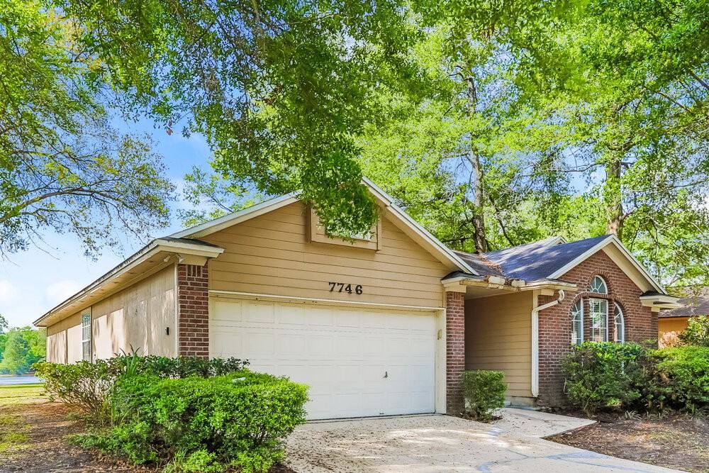 7746 Spring Branch Dr N - Photo 4 of 16