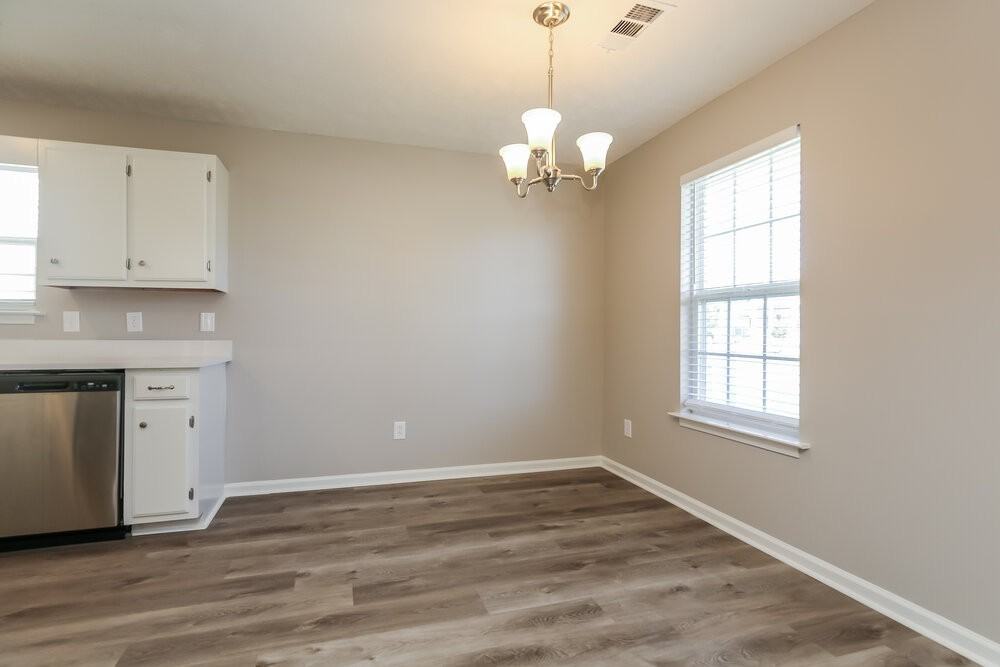 2720 Pepperdine Dr - Photo 6 of 17