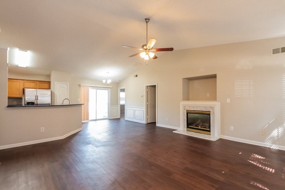 6917 Lowen Rd - Photo 3 of 17
