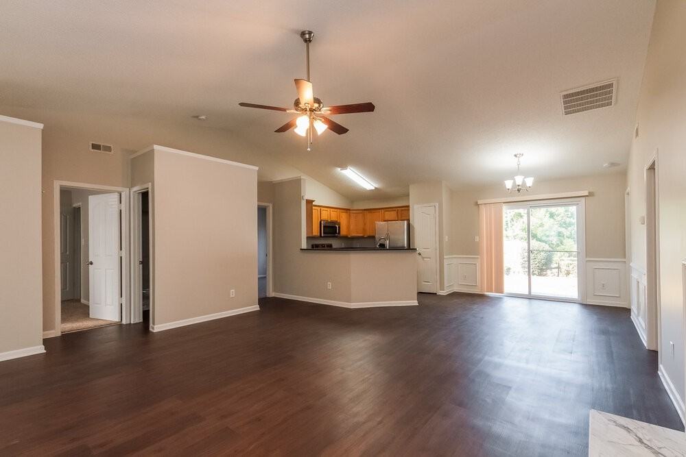 6917 Lowen Rd - Photo 6 of 17
