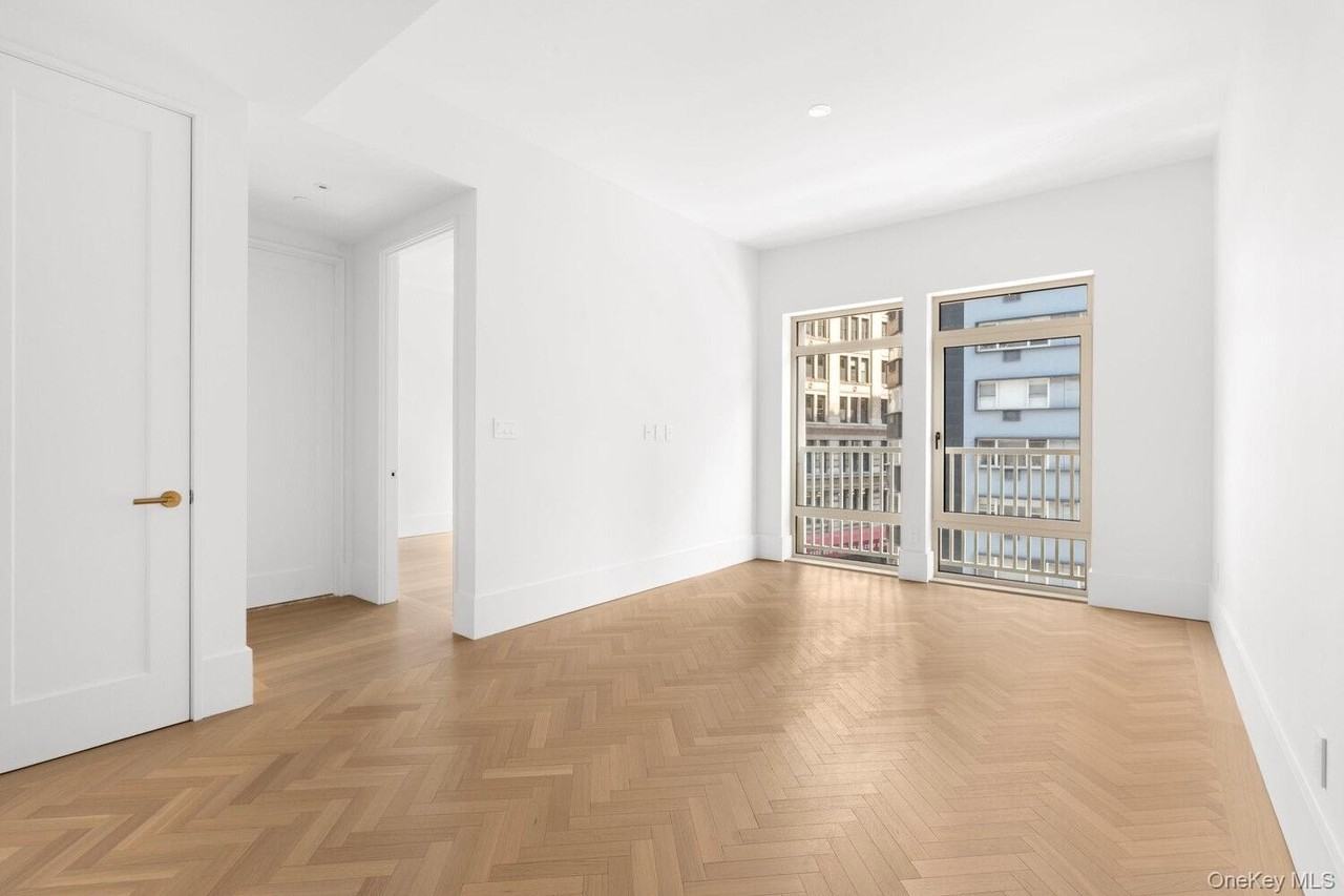 815 Broadway #401