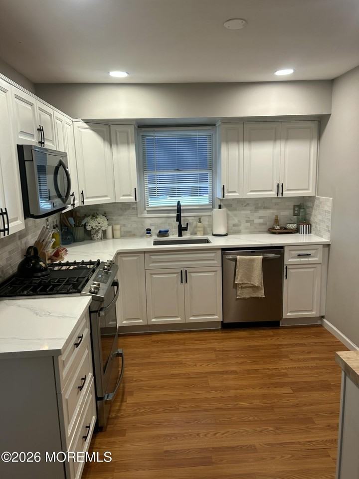 222 17th Ave - Photo 2 of 9