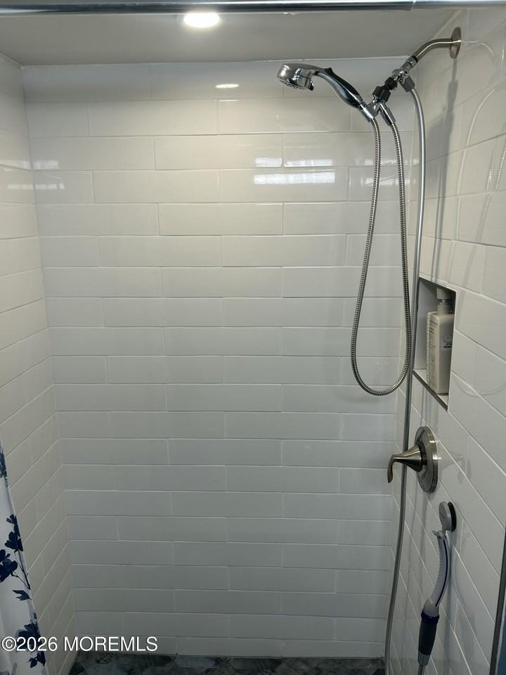 222 17th Ave - Photo 6 of 9