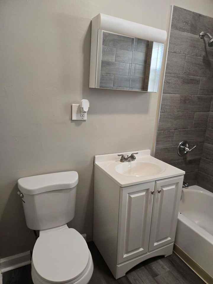 1811 W Garfield Blvd #3 - Photo 3 of 7