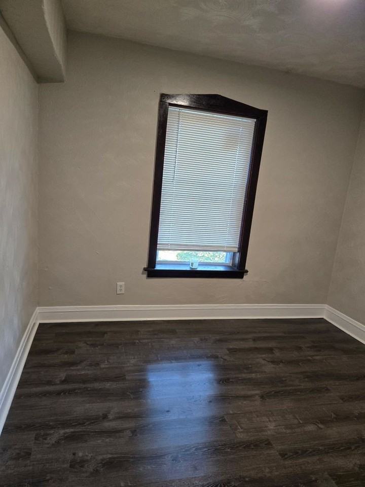 1811 W Garfield Blvd #3 - Photo 7 of 7