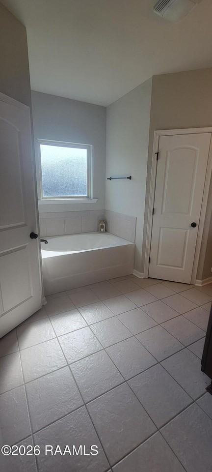 102 Saint Kenan St - Photo 7 of 10