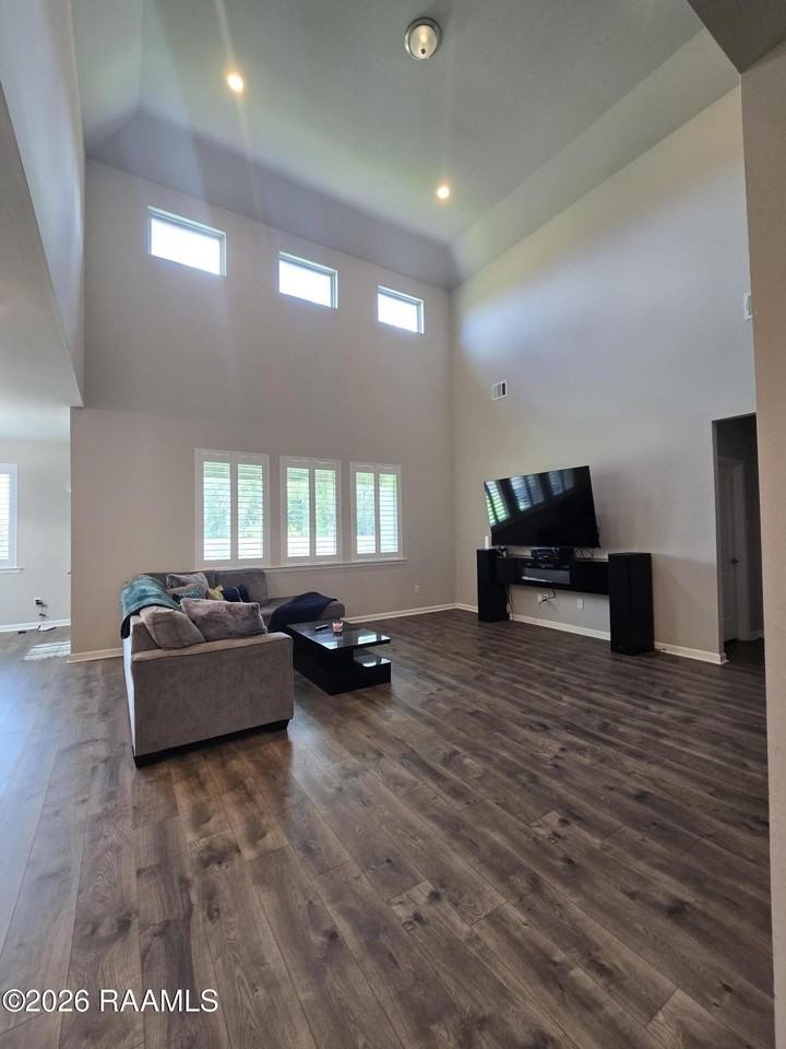 219 S Lakepointe Dr - Photo 5 of 14