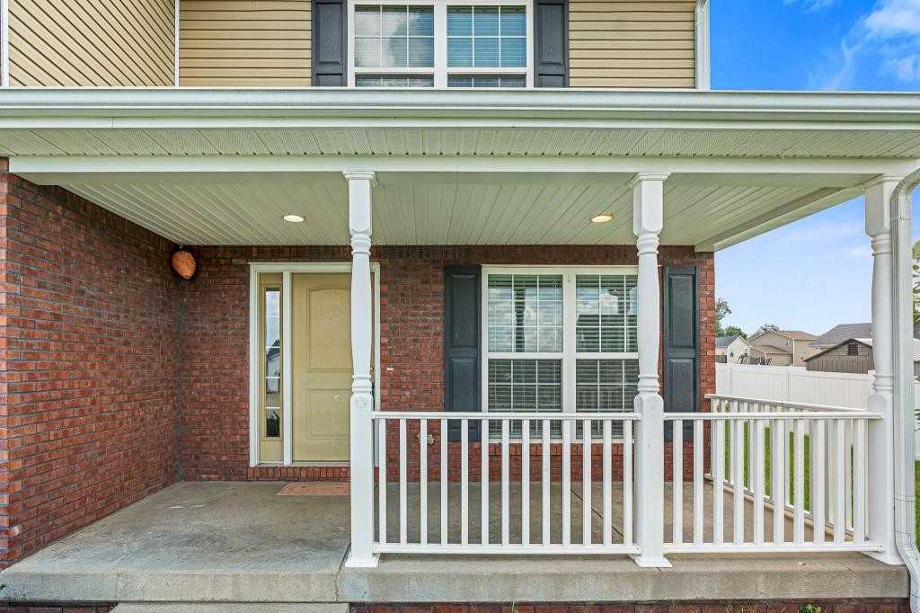 201 Butterfield Dr - Photo 6 of 47