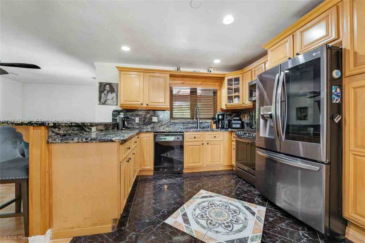 9321 Southwest 165th Street - Photo 6 of 14