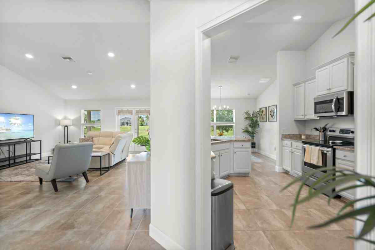 249 Rotonda Blvd N - Photo 3 of 50