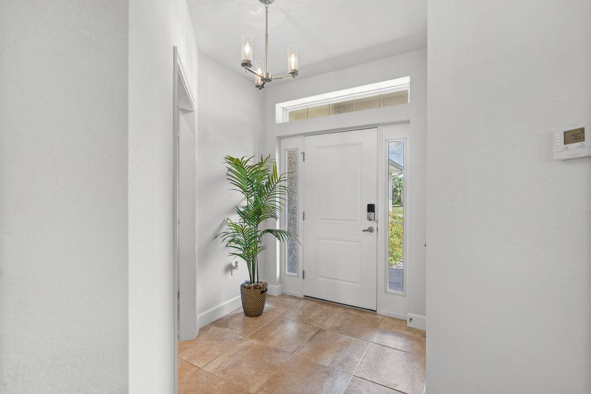 249 Rotonda Blvd N - Photo 4 of 50