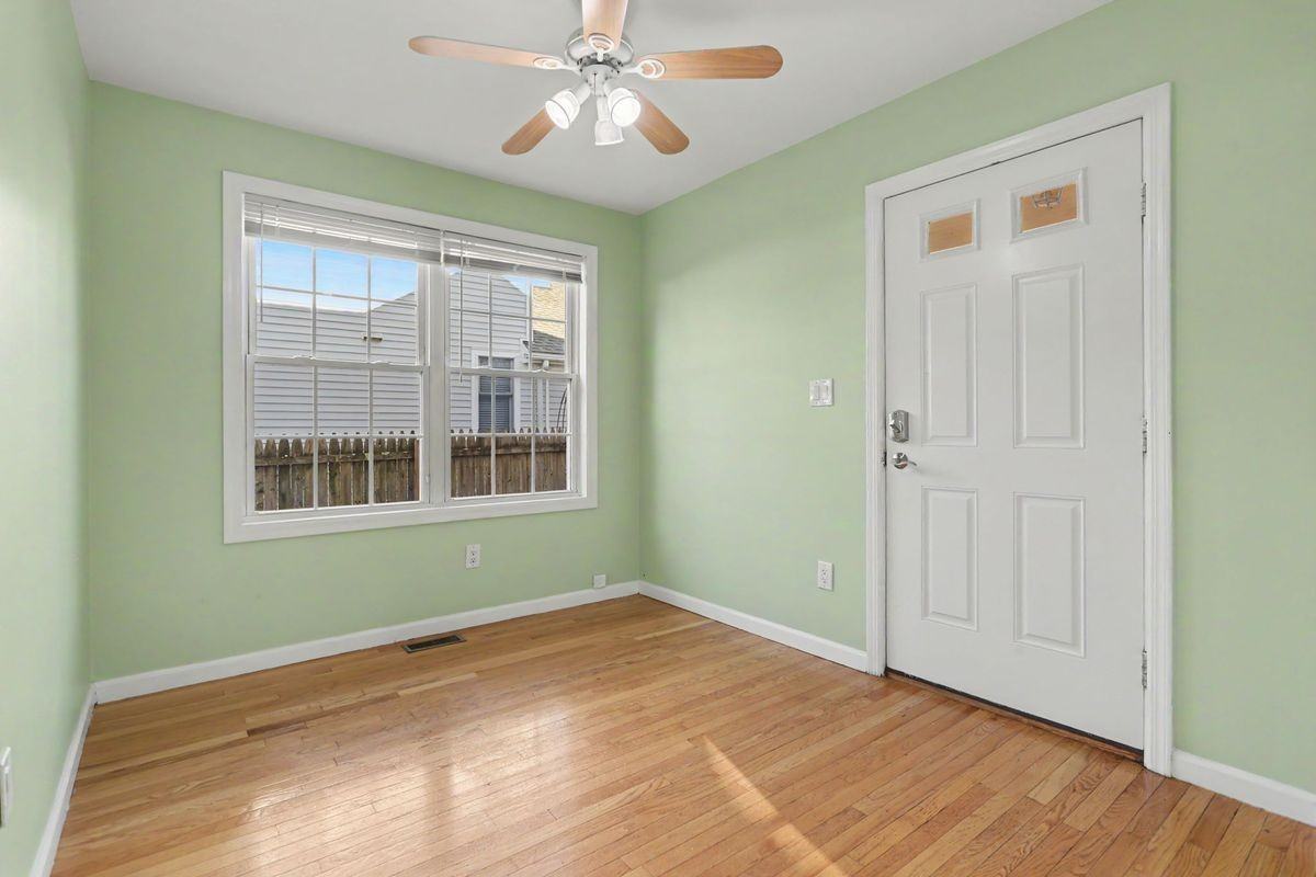 7 Fenwick Pl ##2 - Photo 5 of 26