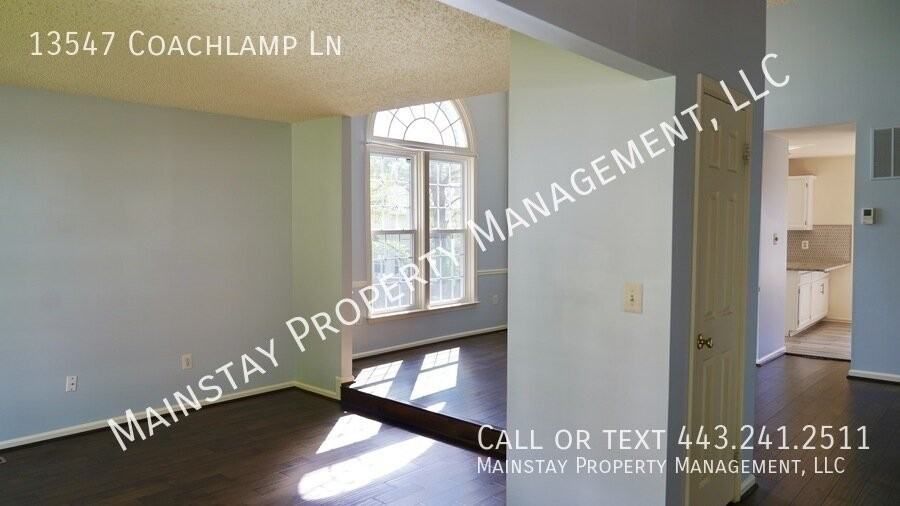 13547 Coachlamp Ln - Photo 4 of 44