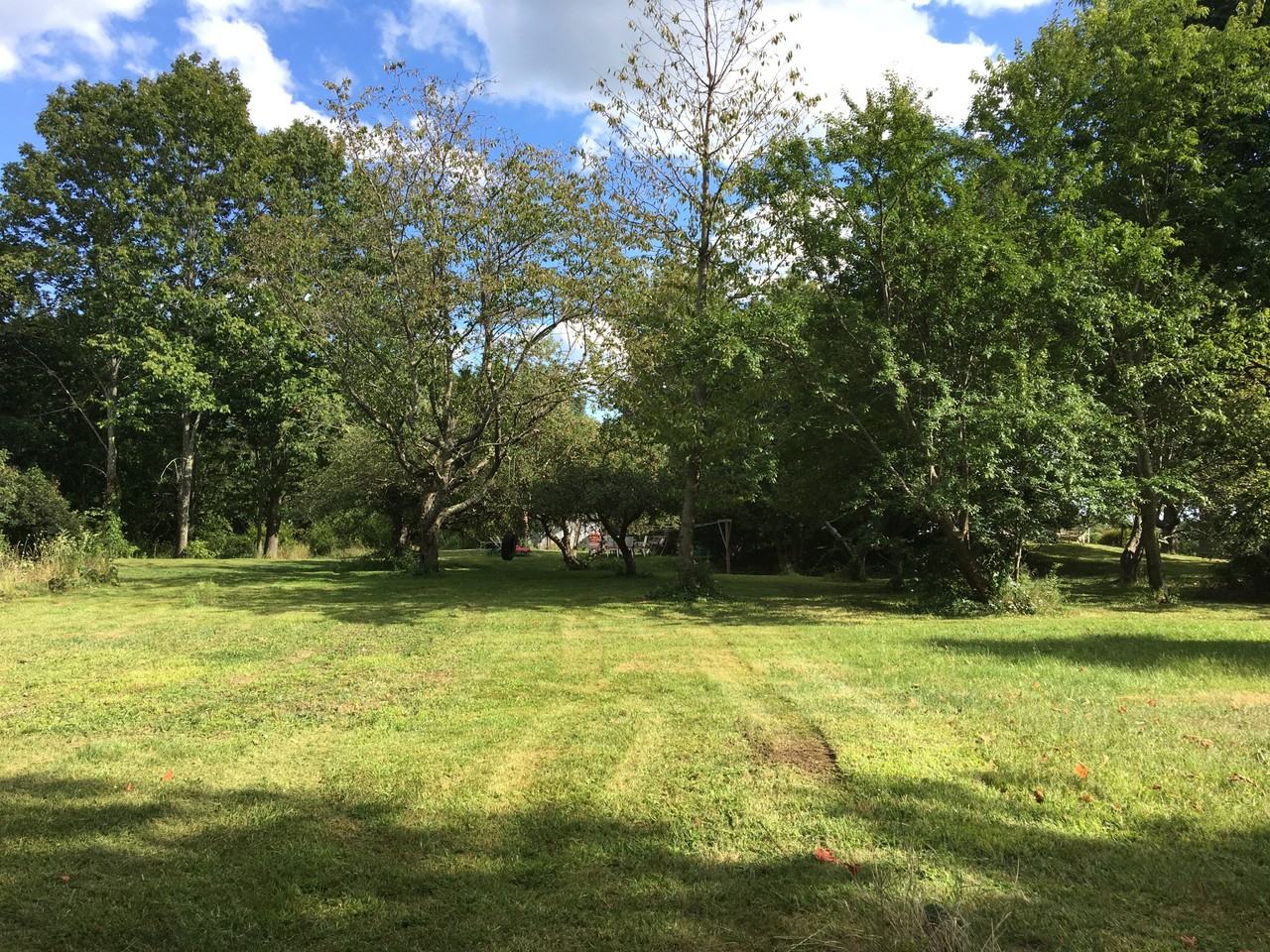 162 1st Crown Point Rd #NA - Photo 2 of 12