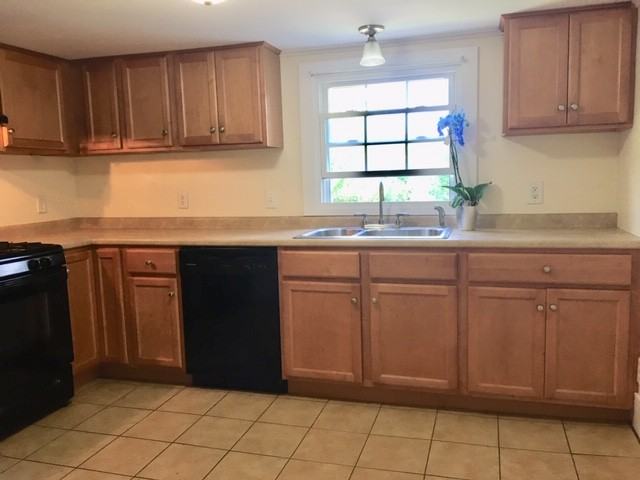 162 1st Crown Point Rd #NA - Photo 6 of 12