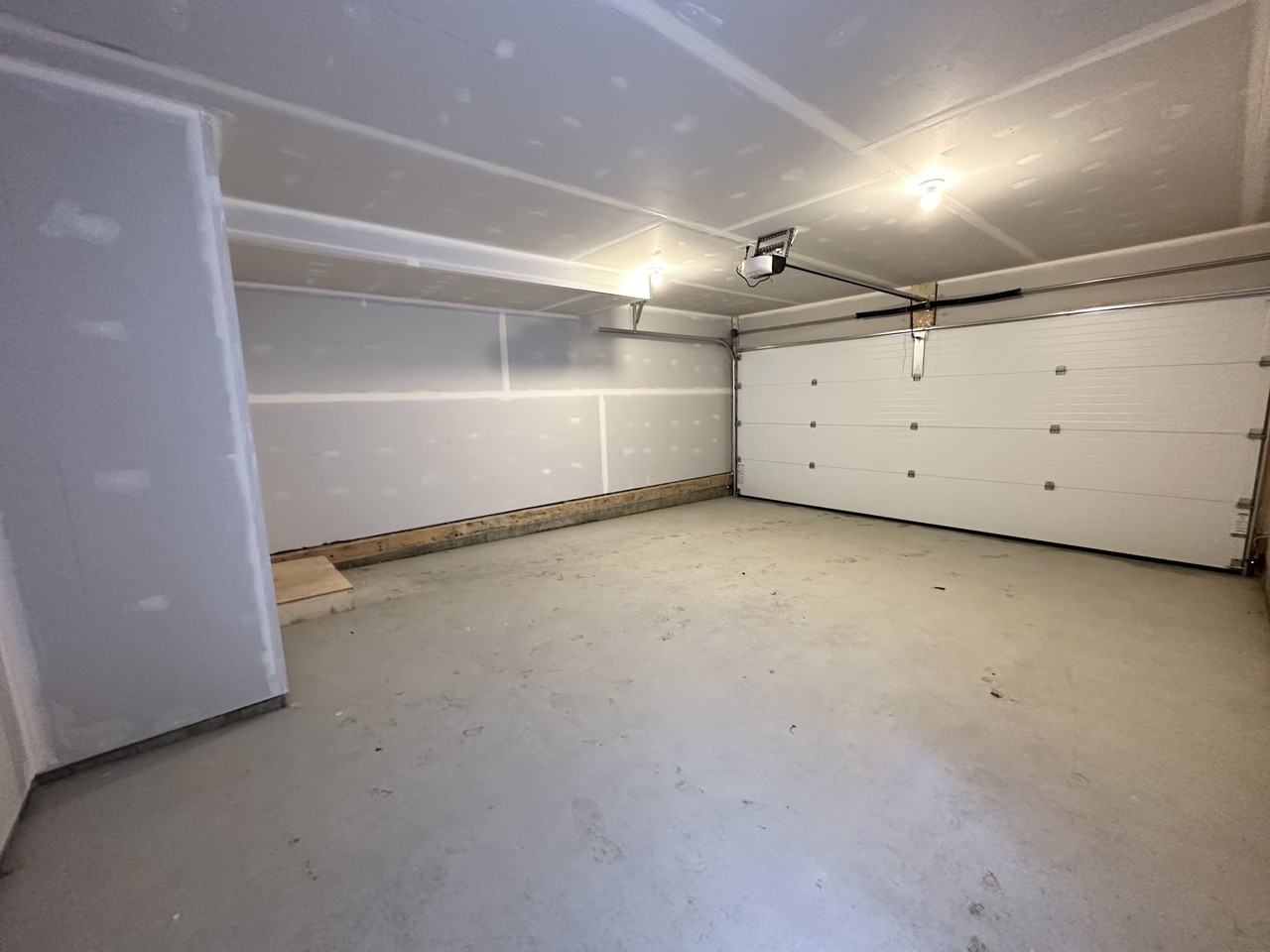 20740 24 Ave Nw - Photo 2 of 10
