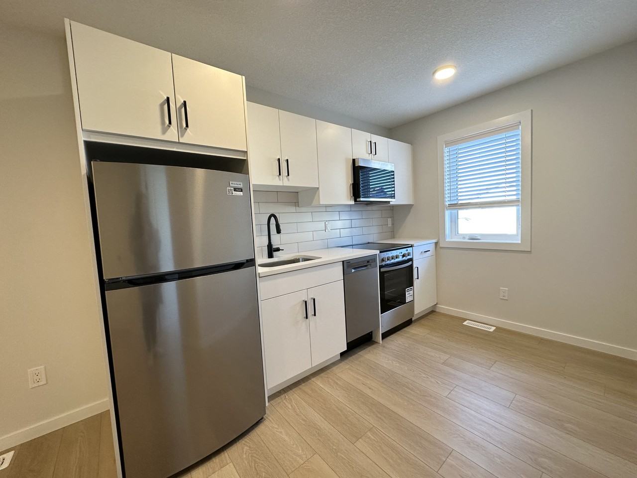 20740 24 Ave Nw - Photo 3 of 10