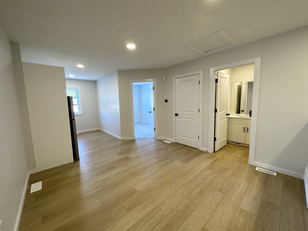 20740 24 Ave Nw - Photo 5 of 10