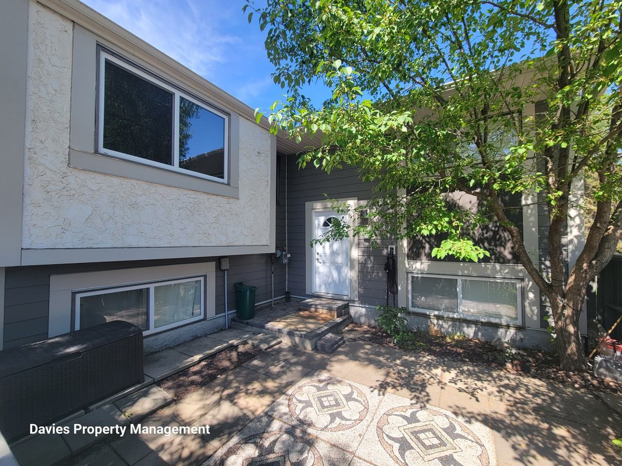 403 Willow Crt Nw