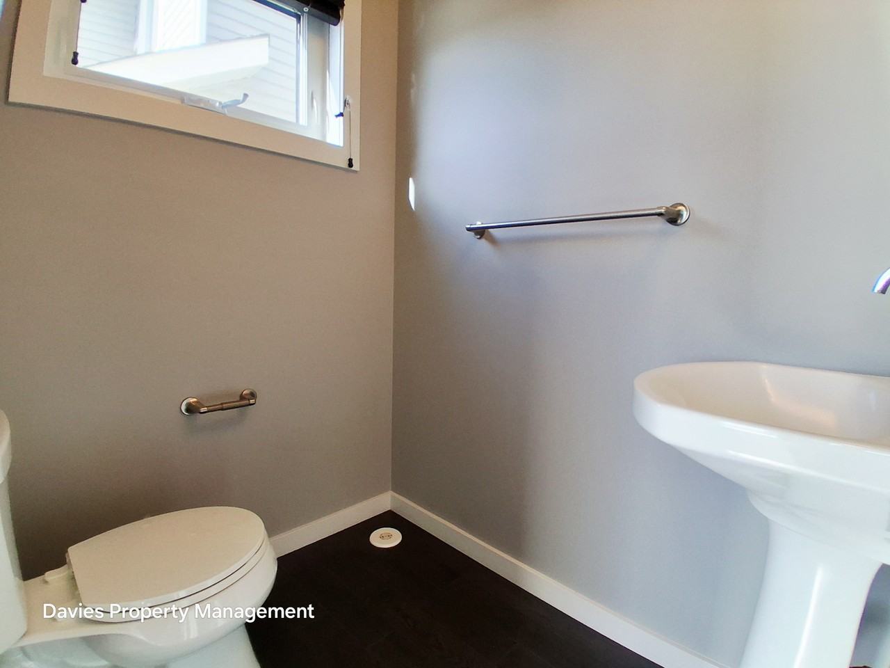 632 42 Ave Nw - Photo 6 of 17