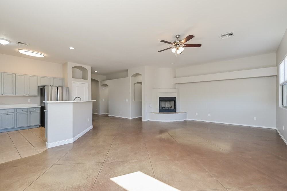 7938 W Hawk Eagle Ct - Photo 4 of 16