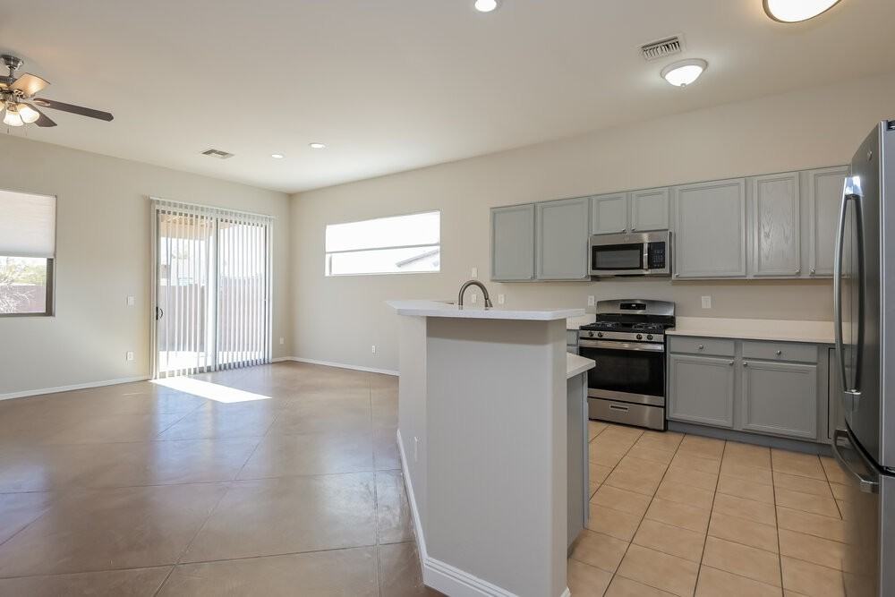 7938 W Hawk Eagle Ct - Photo 5 of 16