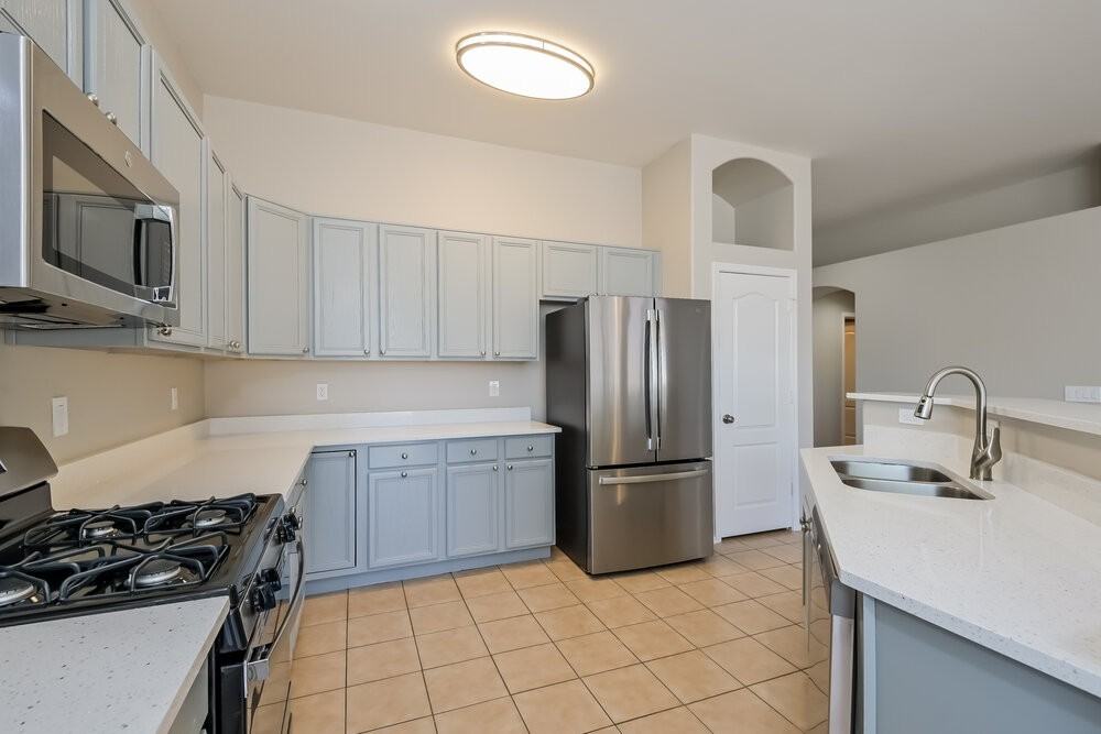 7938 W Hawk Eagle Ct - Photo 6 of 16