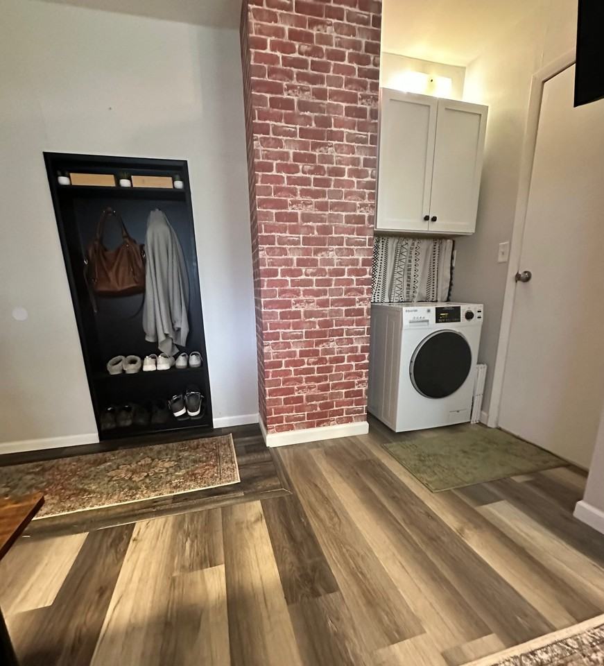 360 Locust St #2 - Photo 4 of 17