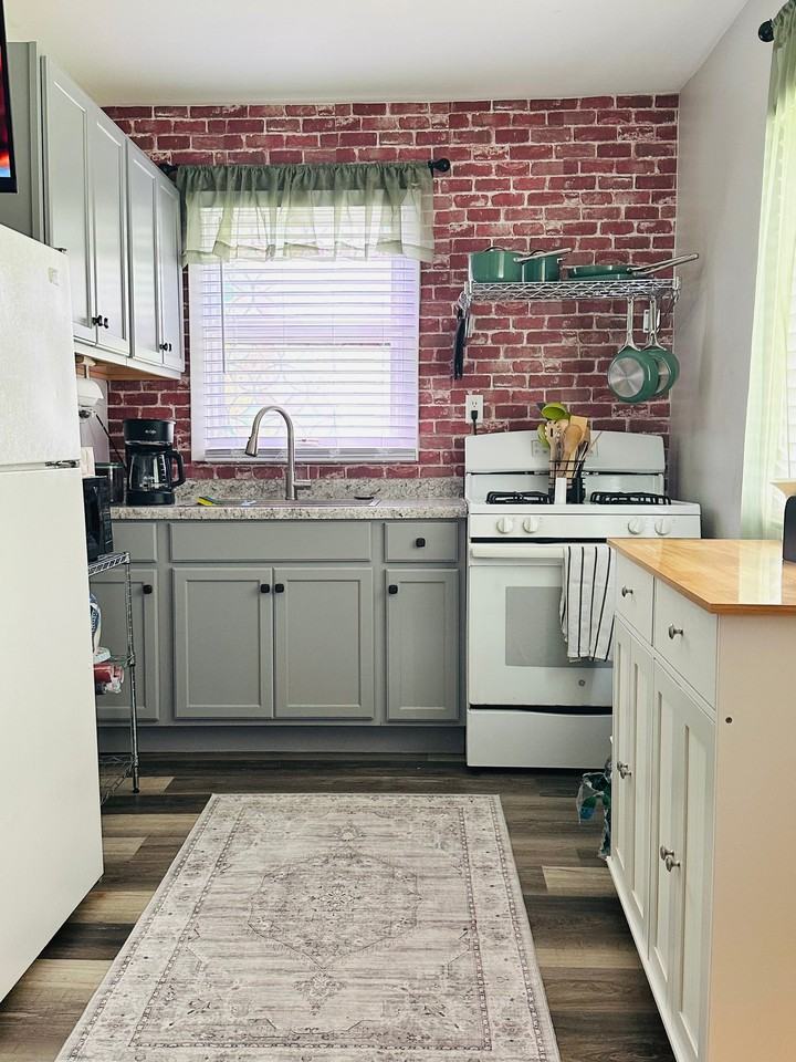 360 Locust St #2 - Photo 5 of 17
