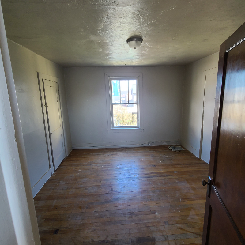 1105 1st Ave #1 - Photo 6 of 9