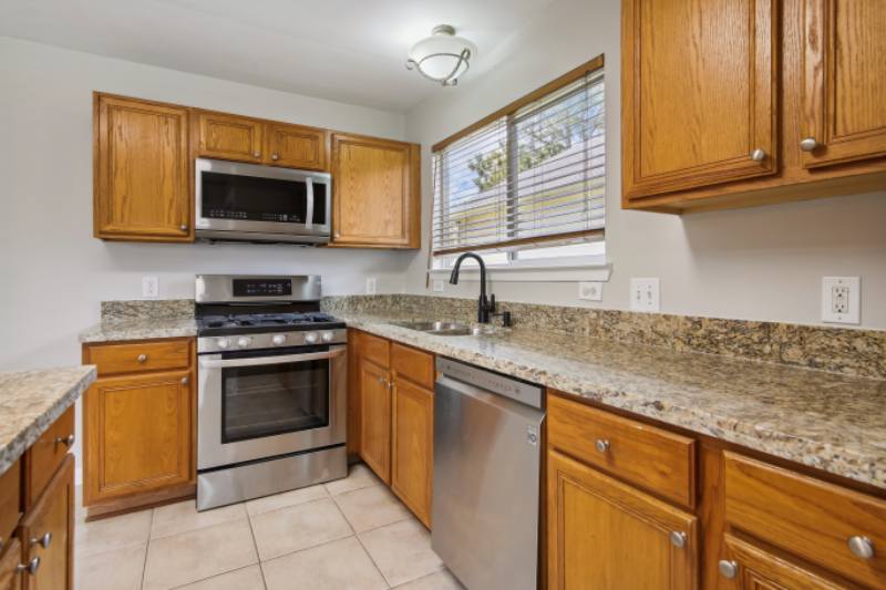 6103 Elton Knolls St - Photo 2 of 20