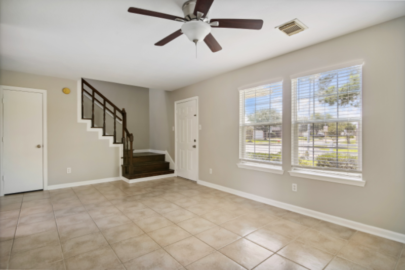 6103 Elton Knolls St - Photo 3 of 20