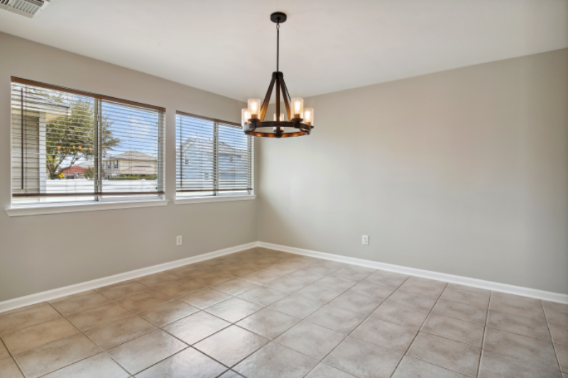 6103 Elton Knolls St - Photo 4 of 20