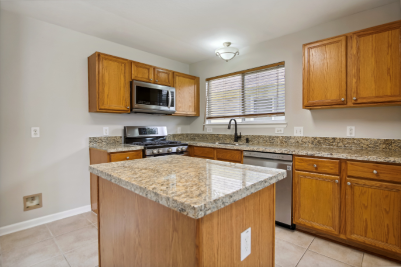 6103 Elton Knolls St - Photo 7 of 20
