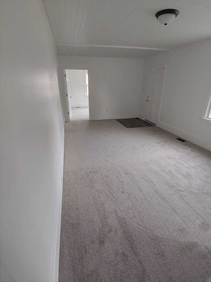 408 E Holt St - Photo 2 of 6