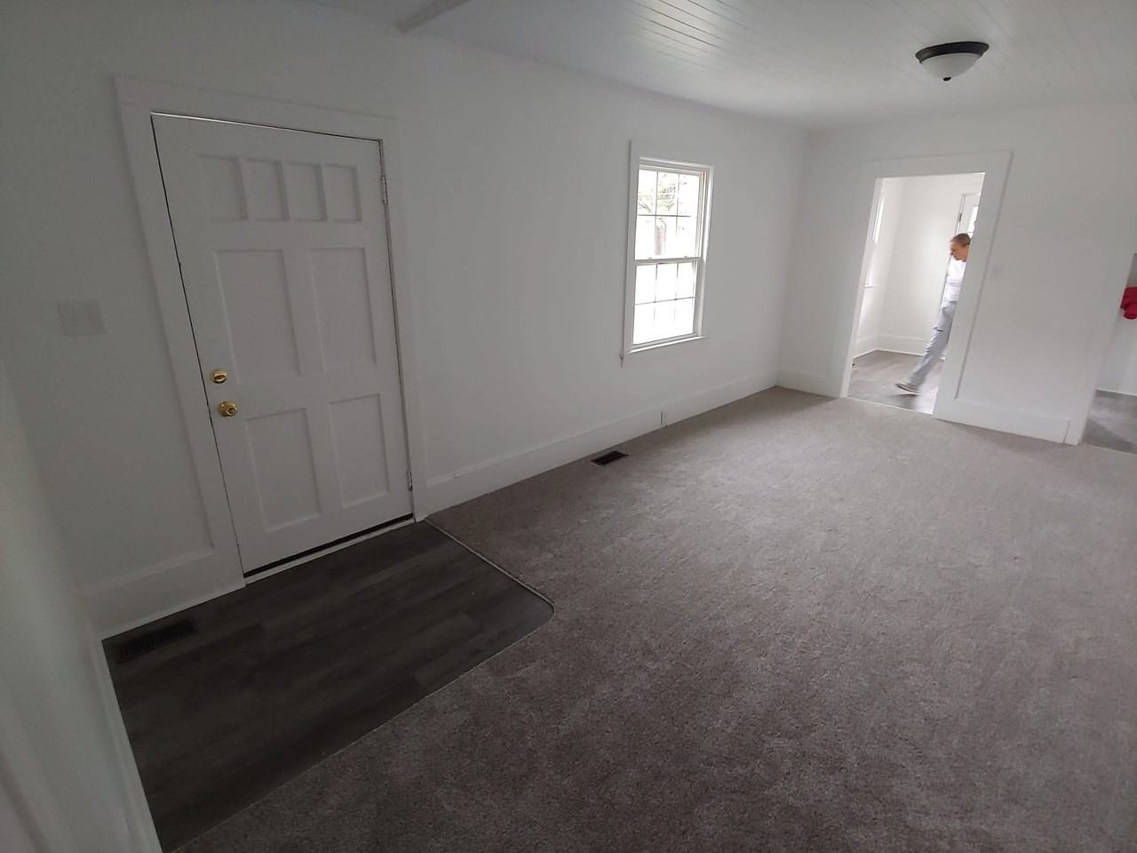 408 E Holt St - Photo 3 of 6
