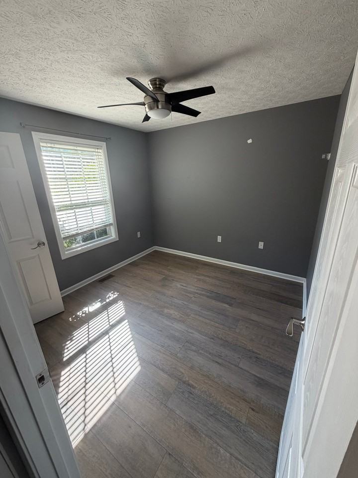 107 Northridge Dr - Photo 4 of 16