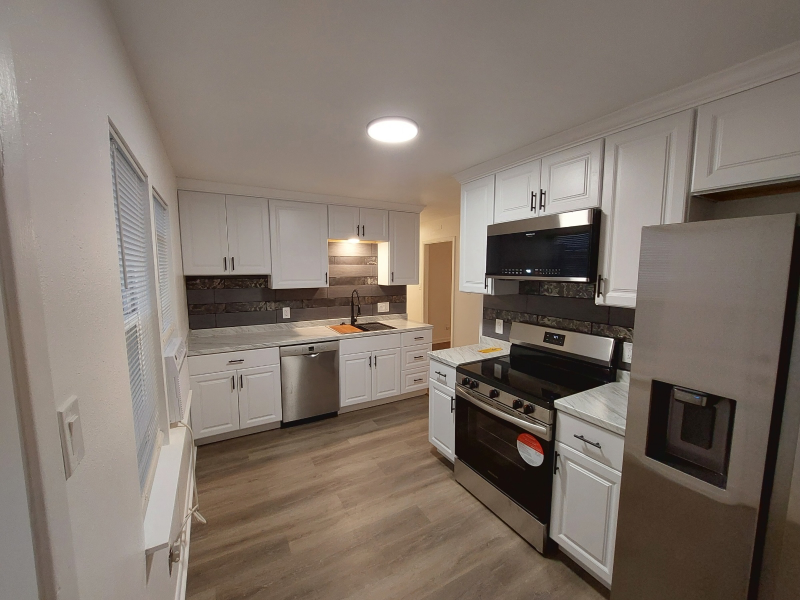 335 Valley Dr - Photo 2 of 18