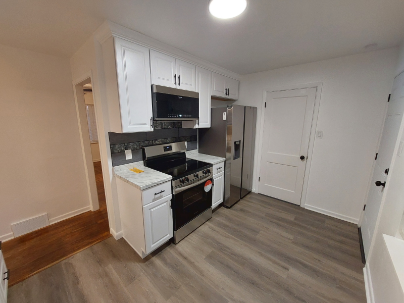 335 Valley Dr - Photo 3 of 18