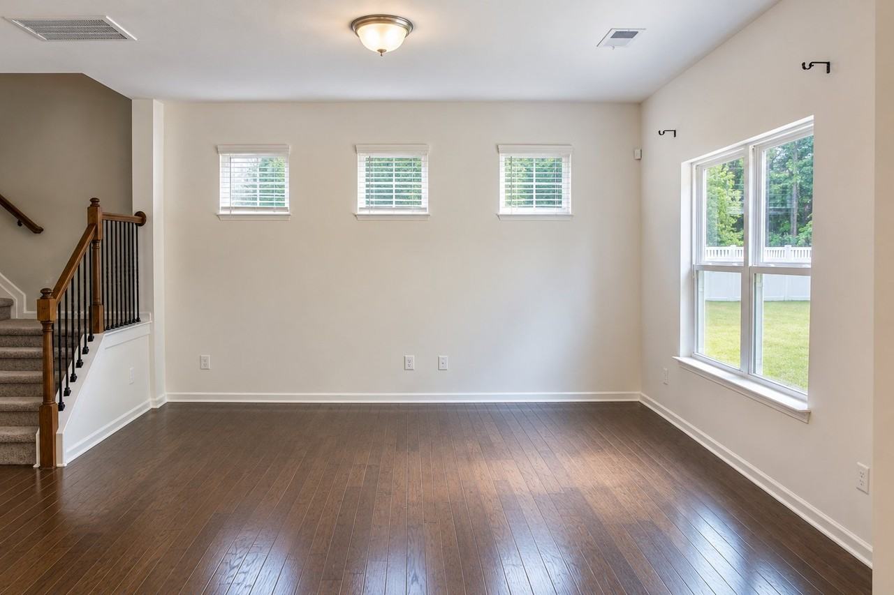338 Harrison Ln - Photo 4 of 18