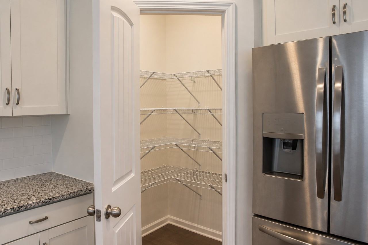 338 Harrison Ln - Photo 6 of 18
