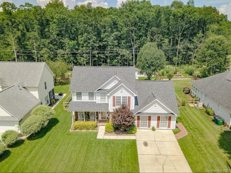 3131 Leicester Dr - Photo 2 of 16