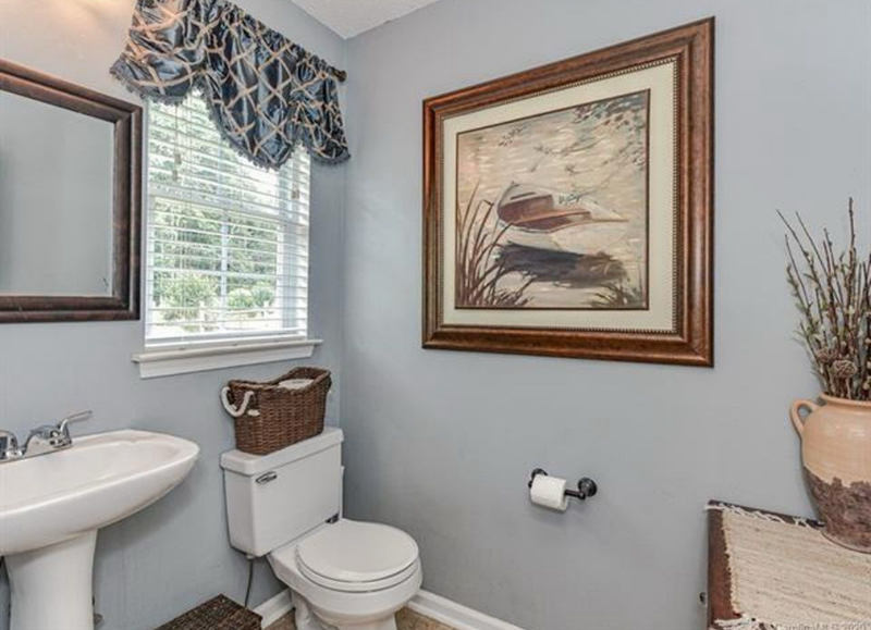 3131 Leicester Dr - Photo 5 of 16